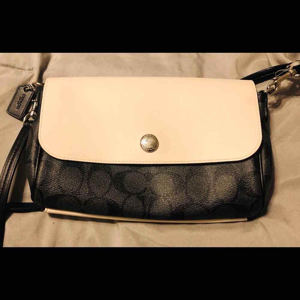 Authentic Coach Purse - Picture 13 of 16
